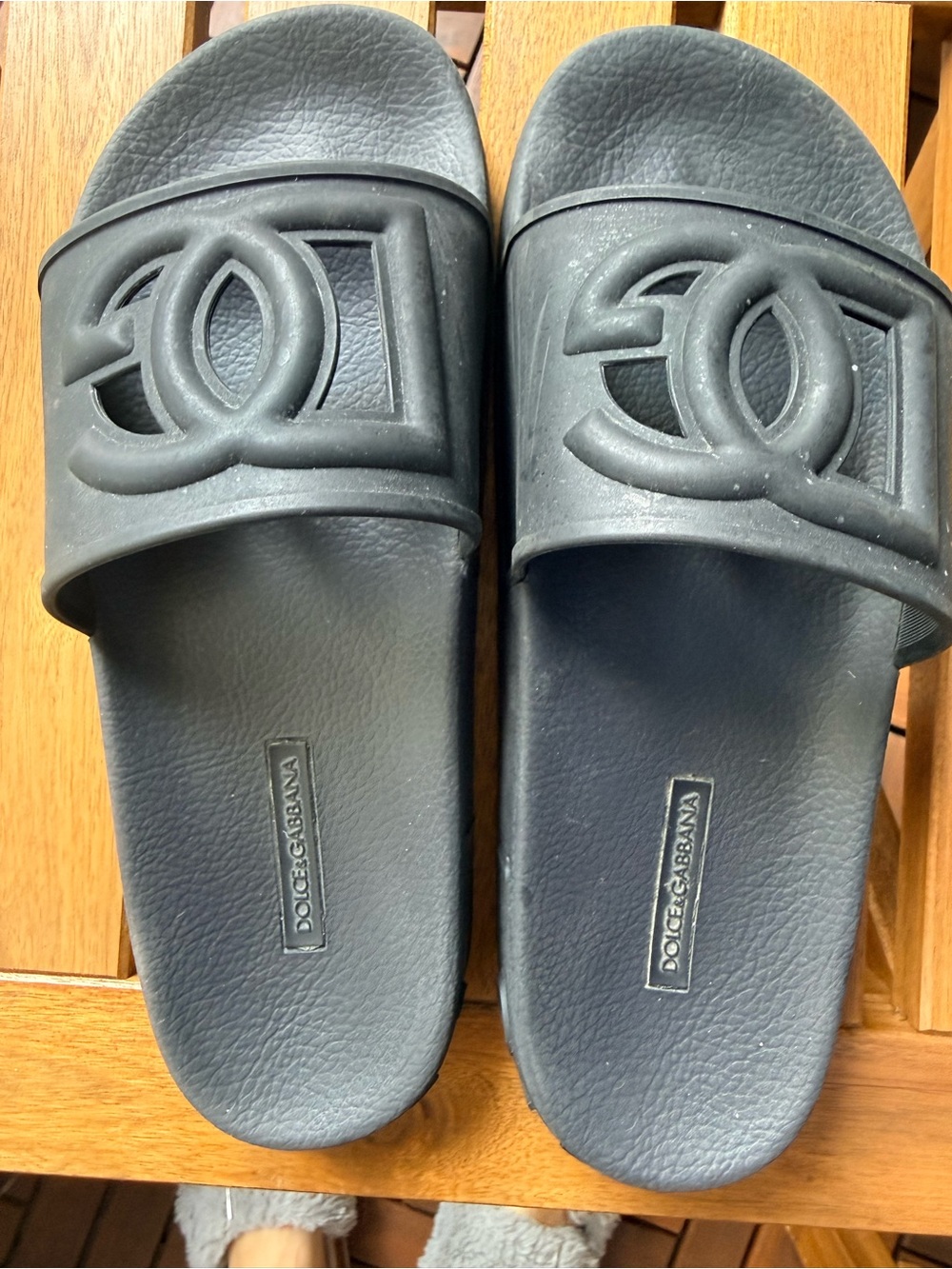 Black Dolce & Gabbana Slide Sandals with Raised Logo Detail - Women - Picture 3 of 6